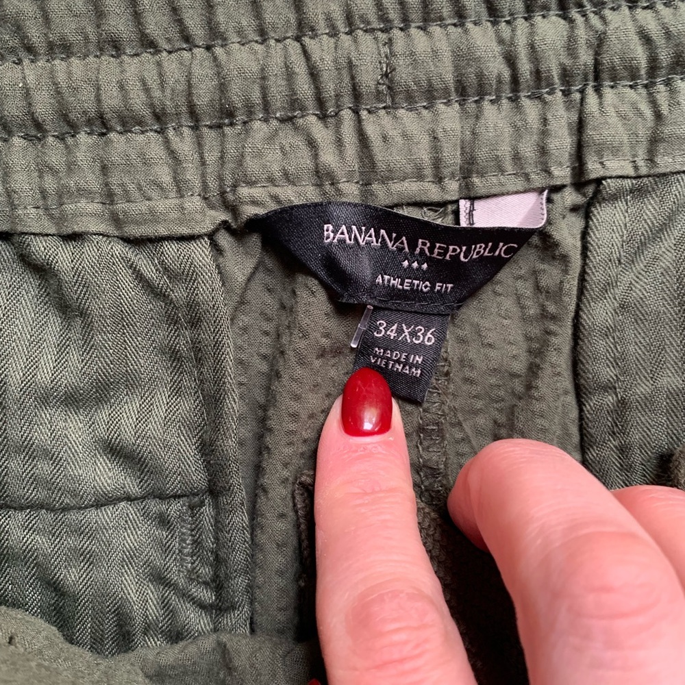 Men’s green joggers